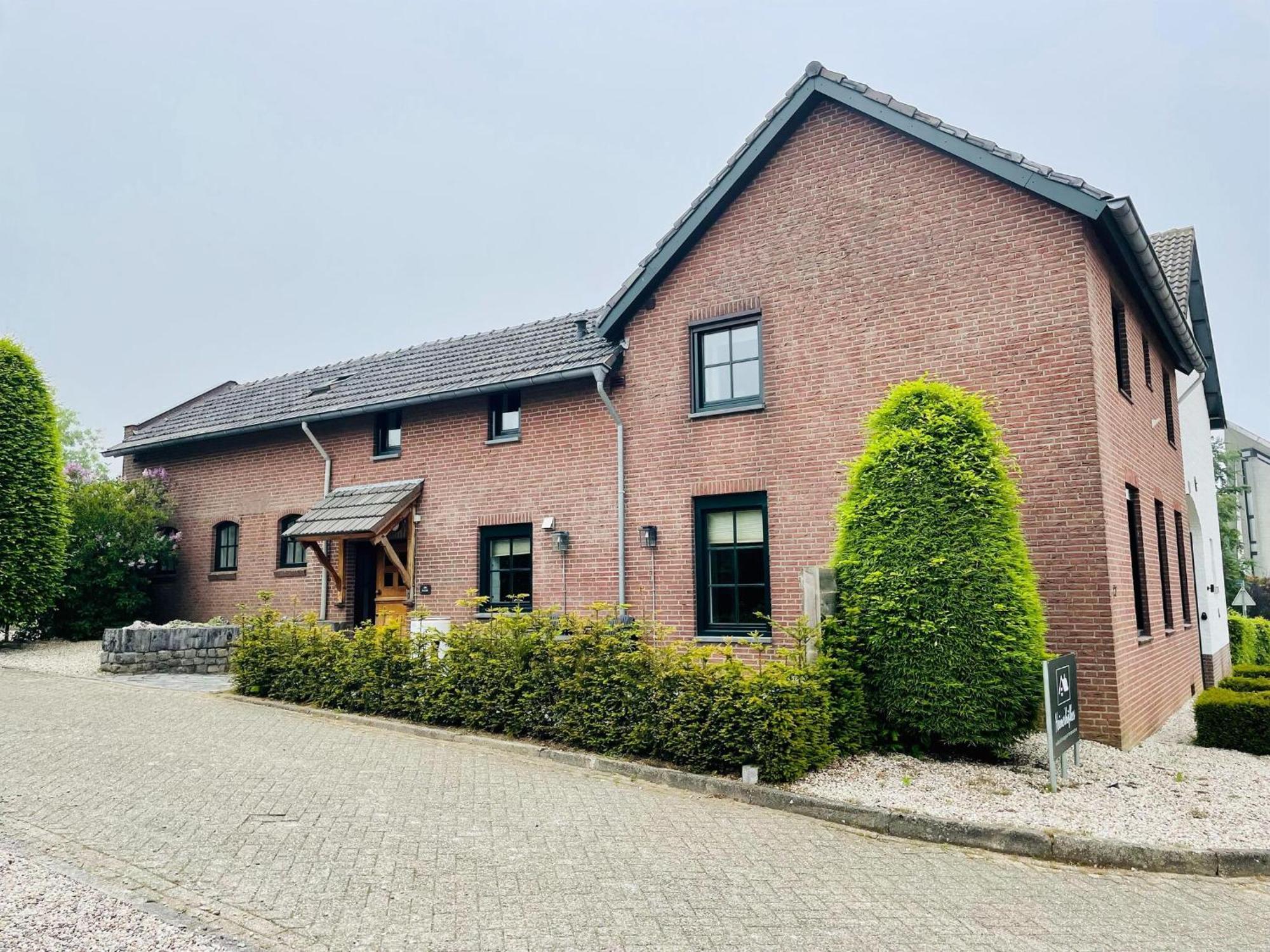 Attractive Farmhouse In South Limburg With Terrace Villa Klimmen Eksteriør billede