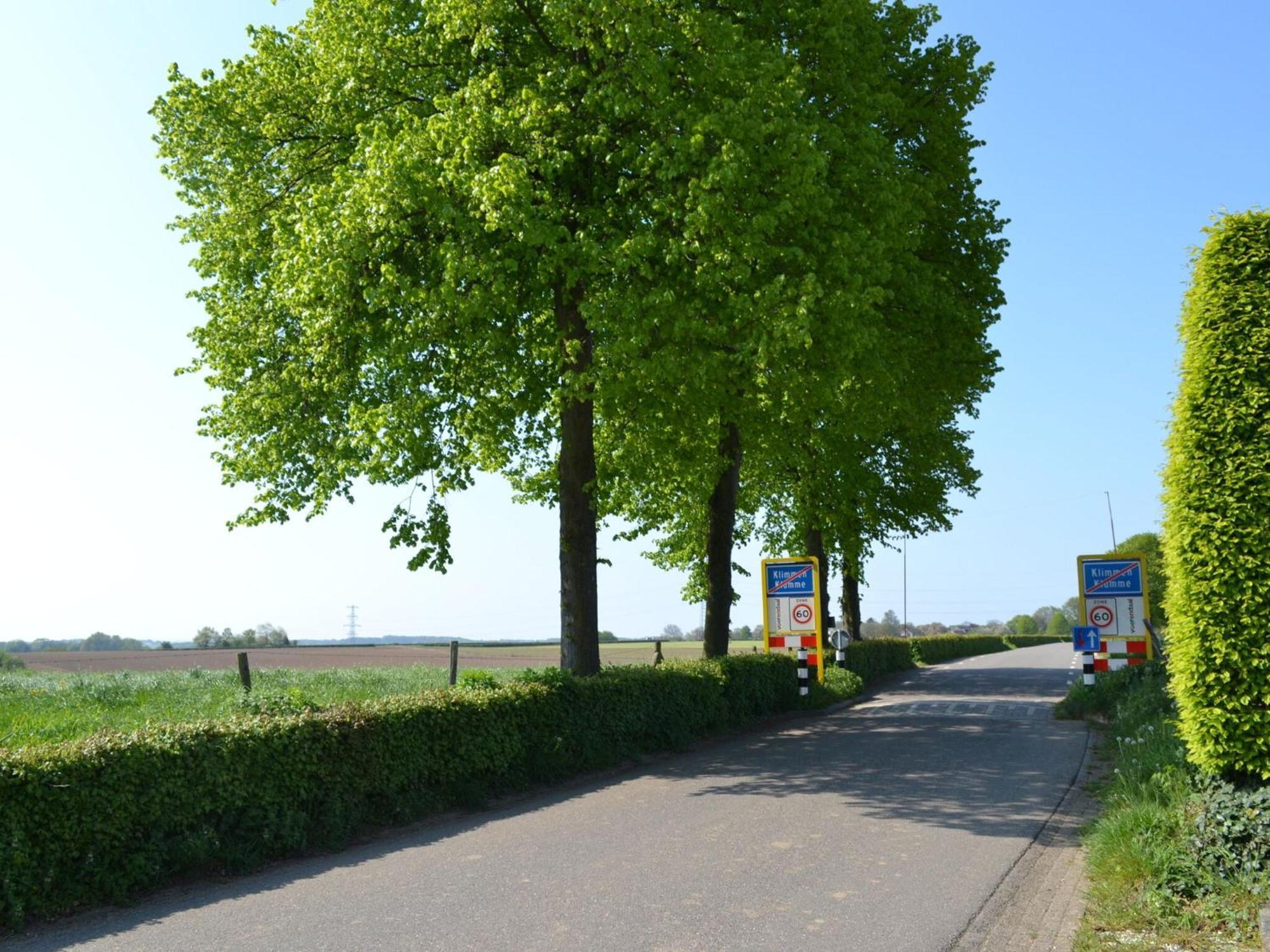 Attractive Farmhouse In South Limburg With Terrace Villa Klimmen Eksteriør billede